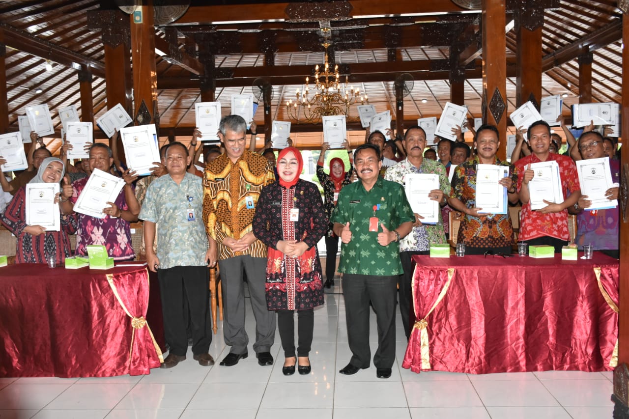 Penyerahan DPA Tahun 2020 oleh Bupati Grobogan kepada Kepala OPD di Pendopo Kab. Grobogan